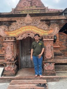 Potret pegunjung di masjid Tegalsari Ponorogo