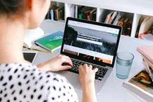 Jenjang Karir Digital Marketing (Pexels @Anna Shvets)
