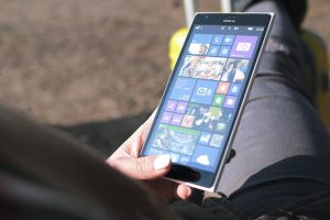 Mengelola Media Sosial (Pexels @JÉSHOOTS)
