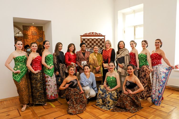 pesona batik indonesia