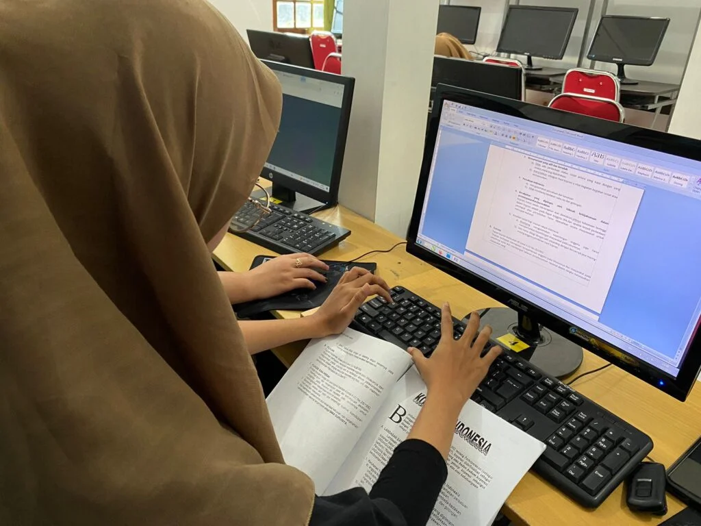 Kegunaan Microsoft Word