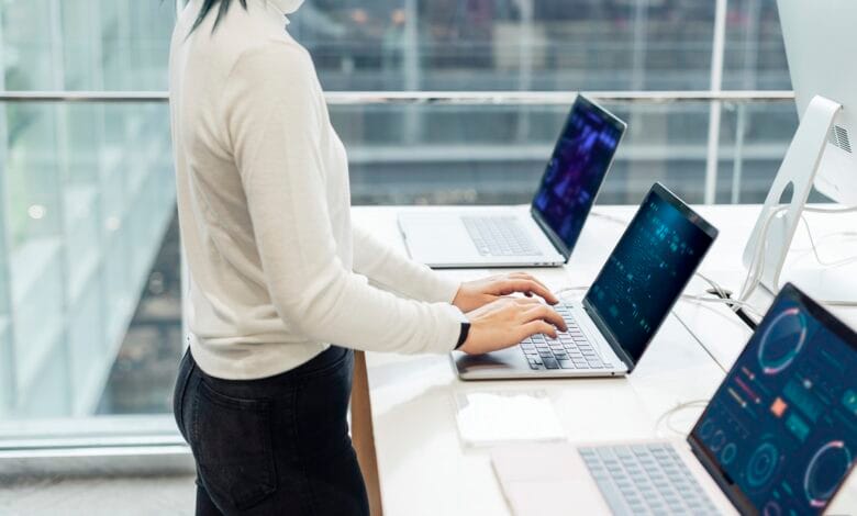 memilih laptop