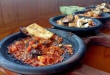Mitos Makan di Cobek