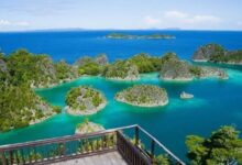 7 Pulau Terindah di Indonesia yang Wajib Masuk Daftar Liburanmu